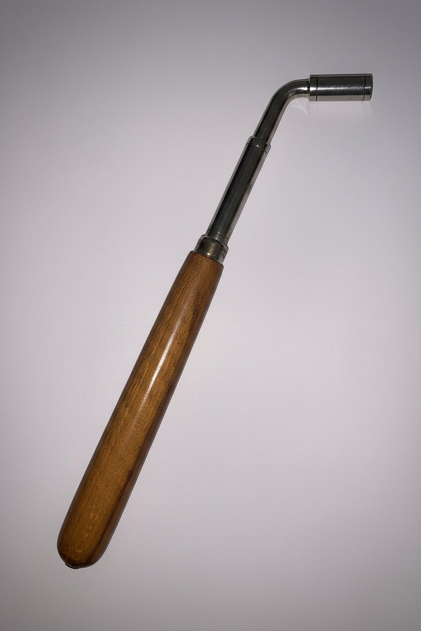 Gooseneck style tuning lever for pianos
